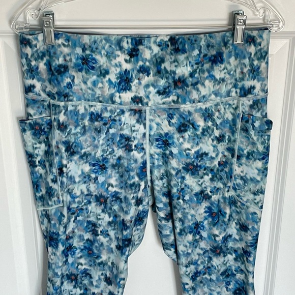 Athleta Salutation Stash pocket leggings tights opaline floral blue 47285 - Picture 4 of 12